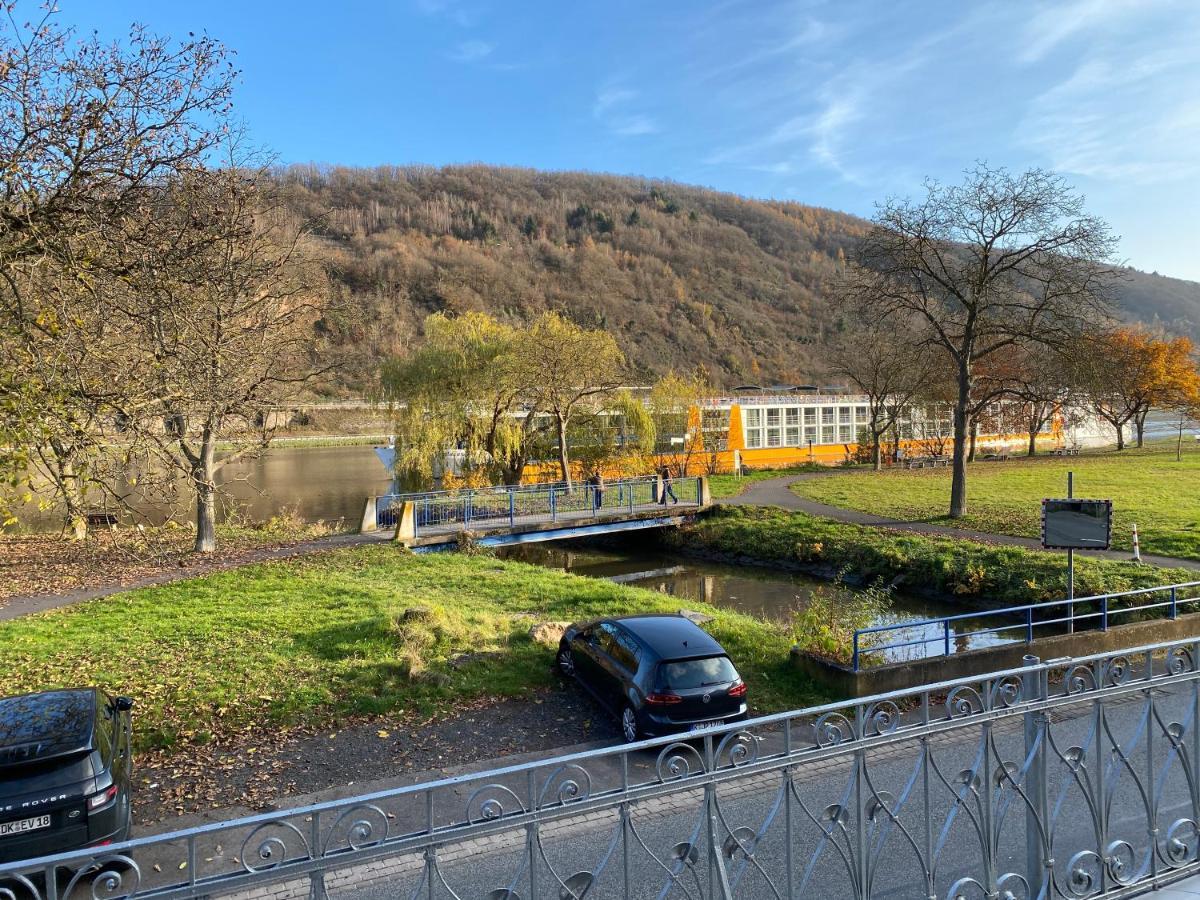 Direkter Moselblick 126M² Grosser Altbau Und Terrasse Sankt Aldegund Exterior photo