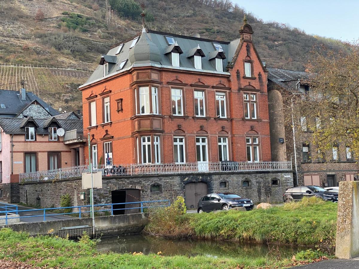 Direkter Moselblick 126M² Grosser Altbau Und Terrasse Sankt Aldegund Exterior photo